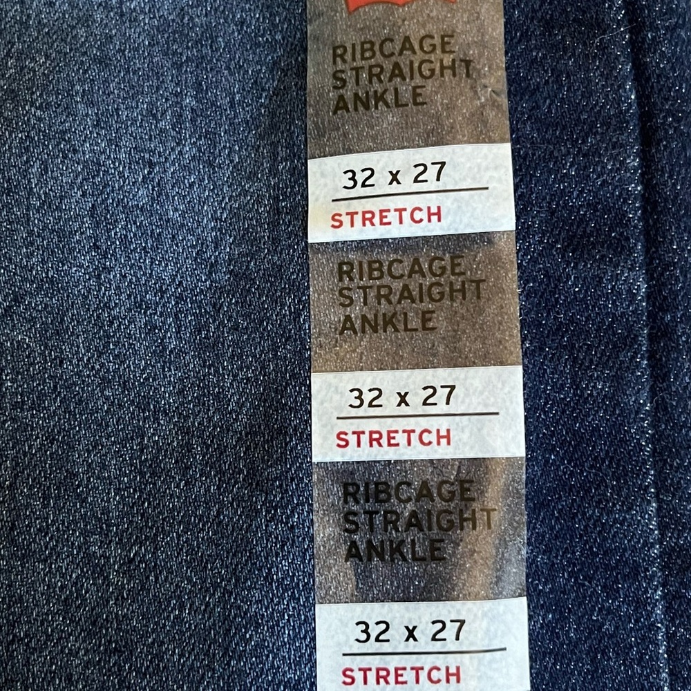 Levi's Ribcage Straight Ankle Distressed Jeans - Picture 9 of 15